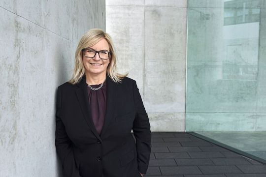 Marika Lulay, CEO von GFT, sagt mit Blick auf die strategische Erweiterung der Industrie-Expertise durch die Übernahme der In-GmbH: „Diese Mischung aus Erfahrung und Beherrschung der neuesten Technologietrends wird unseren Kunden im industriellen Umfeld großen Mehrwert bringen.“ Marika Lulay, CEO von GFT, sagt mit Blick auf die strategische Erweiterung der Industrie-Expertise durch die Übernahme der In-GmbH: „Diese Mischung aus Erfahrung und Beherrschung der neuesten Technologietrends wird unseren Kunden im industriellen Umfeld großen Mehrwert bringen.“