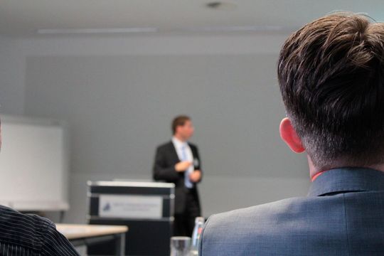 Auf dem Geometriesymposium geht es um aktuelle Fragestellungen rund um geometrische Eigenschaften von Produkten. Auf dem Geometriesymposium geht es um aktuelle Fragestellungen rund um geometrische Eigenschaften von Produkten.