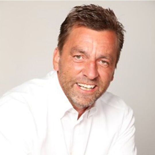 Dr. Kay Knoche, Solution Consultant Next Best Action Marketing bei Pegasystems. Dr. Kay Knoche, Solution Consultant Next Best Action Marketing bei Pegasystems.