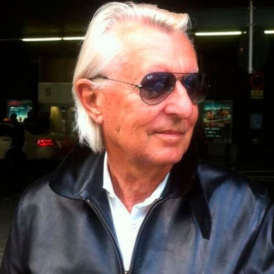 Rainer Buchmann ist ein wahrlich „bunter Vogel“ in Sachen Automobildesign und Technik. Rainer Buchmann ist ein wahrlich „bunter Vogel“ in Sachen Automobildesign und Technik.