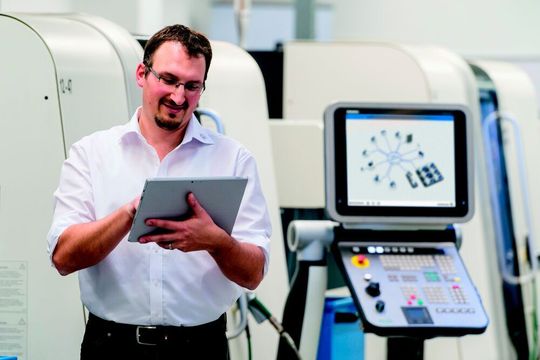 Diverse MES/MOM (Manufacturing Execution Systems/Manufacturing Operations Management)-Arbeitskreise erwirken aktuell die Grundvoraussetzungen, um Produktionshallen zu digitalisieren. Diverse MES/MOM (Manufacturing Execution Systems/Manufacturing Operations Management)-Arbeitskreise erwirken aktuell die Grundvoraussetzungen, um Produktionshallen zu digitalisieren.