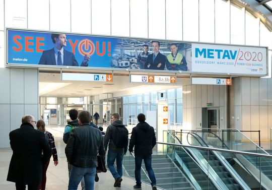 Vom 10. bis 13. März heißt es zum 21. Mal Metav in Düsseldorf! Ein Schwerpunkt bildet in der Ausgabe von 2020 das Thema OPC UA in der Messtechnik. Was der Schnittstellenstandard etwa im Rahmen der in die Metallbearbeitung integrierten Längenmessung für Vorteile bietet, erklären die Experten auf der Messe. Folgender Bericht der Veranstalter gibt schon mal einen Vorgeschmack. Vom 10. bis 13. März heißt es zum 21. Mal Metav in Düsseldorf! Ein Schwerpunkt bildet in der Ausgabe von 2020 das Thema OPC UA in der Messtechnik. Was der Schnittstellenstandard etwa im Rahmen der in die Metallbearbeitung integrierten Längenmessung für Vorteile bietet, erklären die Experten auf der Messe. Folgender Bericht der Veranstalter gibt schon mal einen Vorgeschmack.