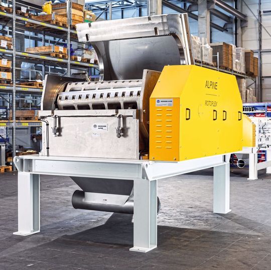Die Rotoplex – der Klassiker im Schneidmühlenprogramm von Hosokawa Alpine wird kontinuierlich weiter verbessert und überzeugt auch in der aktuell siebten Generation durch Zuverlässigkeit und Leistungsstärke. Die Rotoplex – der Klassiker im Schneidmühlenprogramm von Hosokawa Alpine wird kontinuierlich weiter verbessert und überzeugt auch in der aktuell siebten Generation durch Zuverlässigkeit und Leistungsstärke.