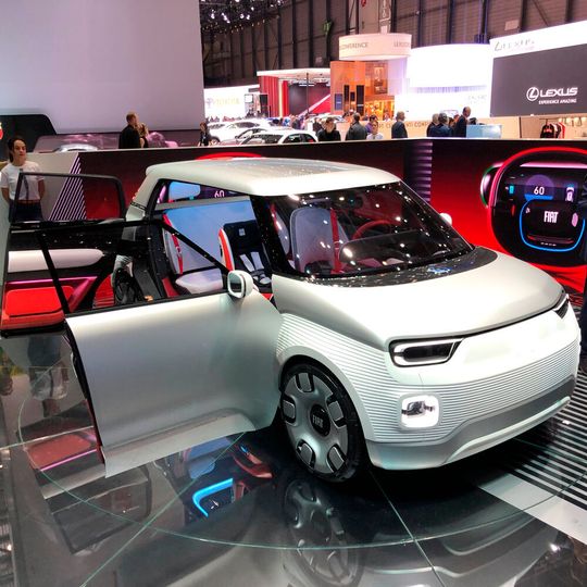 In Sachen Elektro hat Fiat bislang wenig zu bieten. Hier zu sehen ist die Studie Centoventi. In Sachen Elektro hat Fiat bislang wenig zu bieten. Hier zu sehen ist die Studie Centoventi.