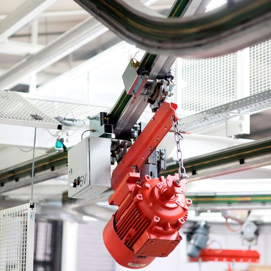 Skyrail ist in einer 400 und einer 800 kg Tragkraftvariante erhältlich. Skyrail ist in einer 400 und einer 800 kg Tragkraftvariante erhältlich.