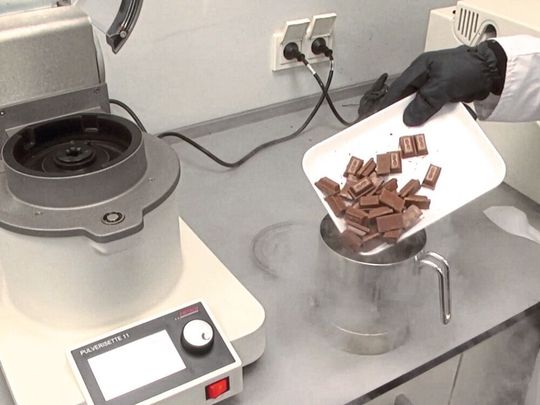 Cryogenic comminution of chocolate with Knife Mill Pulverisette 11 Cryogenic comminution of chocolate with Knife Mill Pulverisette 11