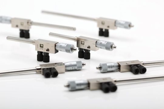 Beim neu entwickelten und universell einsetzbaren Sprühkopf LEO erfolgt die Einstellung der Sprühmenge werkzeugfrei mittels einer skalierten Messtrommel. Beim neu entwickelten und universell einsetzbaren Sprühkopf LEO erfolgt die Einstellung der Sprühmenge werkzeugfrei mittels einer skalierten Messtrommel.