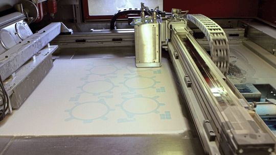 Schübel Primeparts kann mit Addcasting Bauteile in einem Stück bis 800 mm × 800 mm × 400 mm drucken. Schübel Primeparts kann mit Addcasting Bauteile in einem Stück bis 800 mm × 800 mm × 400 mm drucken.