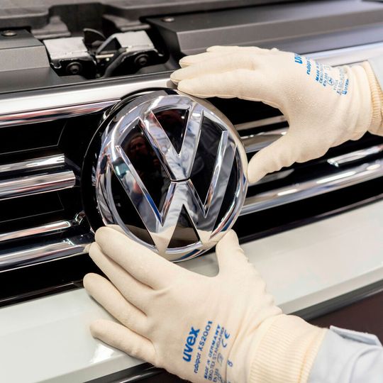 VW will eine Berufung des ehemaligen FBI-Chefs Louis Freeh zum Gutachter in Schadenersatz-Prozessen in den USA vereiteln. VW will eine Berufung des ehemaligen FBI-Chefs Louis Freeh zum Gutachter in Schadenersatz-Prozessen in den USA vereiteln.