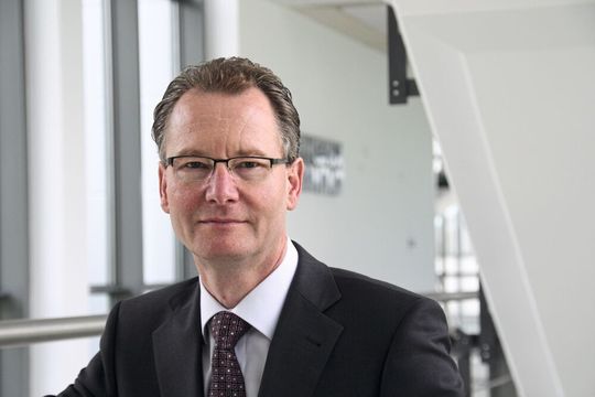 Phoenix Contact: Neben Technikchef Roland Bent (Bild) geht auch Dr. Gunter Olesch (Personal) in den Ruhestand. Phoenix Contact: Neben Technikchef Roland Bent (Bild) geht auch Dr. Gunter Olesch (Personal) in den Ruhestand.