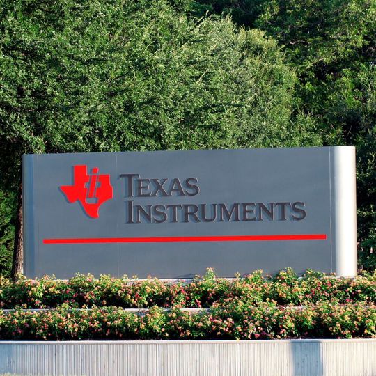 Der US-Chip-Produzent Texas Instruments (TI) hat seine Zahlen für das vierte Quartal und Geschäftsjahr 2019 veröffentlicht. Obwohl die Umsätze besser ausfielen als erwartet, zeigen sich Anleger etwas enttäuscht. Der US-Chip-Produzent Texas Instruments (TI) hat seine Zahlen für das vierte Quartal und Geschäftsjahr 2019 veröffentlicht. Obwohl die Umsätze besser ausfielen als erwartet, zeigen sich Anleger etwas enttäuscht.