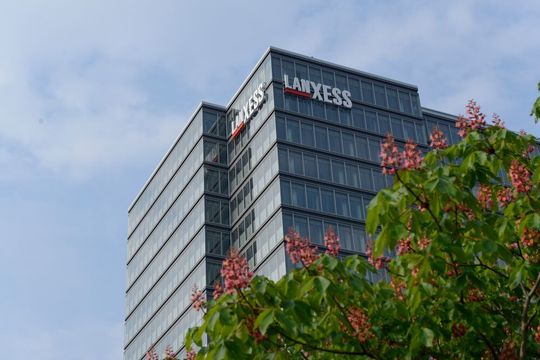 Lanxess treibt die Digitalisierung seiner Produktion weiter voran. Lanxess treibt die Digitalisierung seiner Produktion weiter voran.