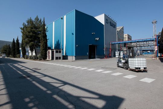 Mit der Investition am Standort Castellbisbal in Spanien steigert BASF die Produktionskapazität um 30 %. Mit der Investition am Standort Castellbisbal in Spanien steigert BASF die Produktionskapazität um 30 %.
