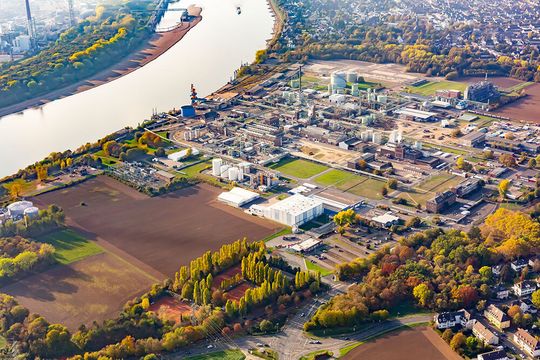 PCC plant eine Investition am Evonik-Standort Lülsdorf bei Köln. PCC plant eine Investition am Evonik-Standort Lülsdorf bei Köln.