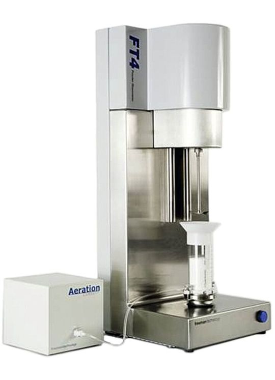Das FT4 Pulverrheometer bietet einen multivarianten Ansatz um mehrere Parameter in einem System zu bestimmen, deren Korrelation mit dem Prozess zu überprüfen und somit ein Set an Prozess relevanten Parametern festzulegen.