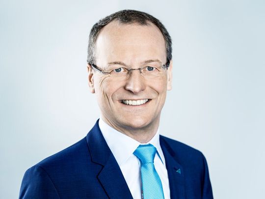 Dr.-Ing. Michael Fübi ist Präsident des TÜV-Verbands (VdTÜV) und Vorsitzender des Vorstands der TÜV Rheinland AG. Dr.-Ing. Michael Fübi ist Präsident des TÜV-Verbands (VdTÜV) und Vorsitzender des Vorstands der TÜV Rheinland AG.