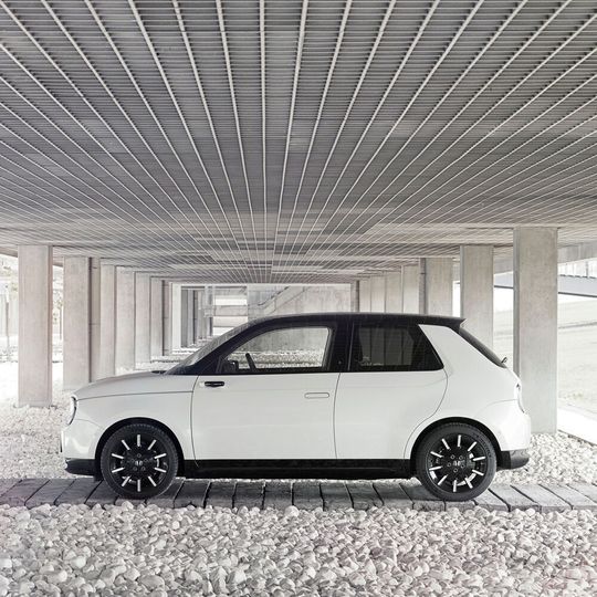 Der Honda E Topversion kostet fast 37.000 Euro. Der Honda E Topversion kostet fast 37.000 Euro.