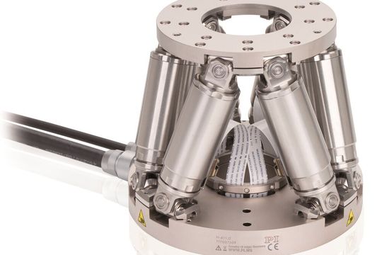 Der Miniatur-Hexapod H-811.I2 von Physik Instrumente (PI) trägt den steigenden Anwenderwünschen nach hohen Durchsatzraten und Robustheit bei möglichst großer Positioniergenauigkeit Rechnung.