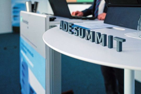 Das zweitägige Summit bietet Impulse und Umsetzungsbeispiele aus Praxis und Wissenschaft. Das zweitägige Summit bietet Impulse und Umsetzungsbeispiele aus Praxis und Wissenschaft.