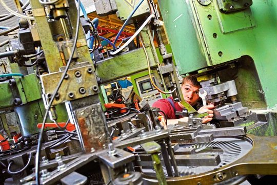 Im Bereich Instandhaltung haben viele Unternehmen noch große Einsparpotenziale. Mit Predictive Maintenance lassen sie sich ausschöpfen. Im Bereich Instandhaltung haben viele Unternehmen noch große Einsparpotenziale. Mit Predictive Maintenance lassen sie sich ausschöpfen.
