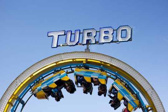 B2B-Einkäufer wollen eher Zeit sparen als Erlebnisse haben. Hier kann KI ein Turbo für den B2B E-Commerce sein. B2B-Einkäufer wollen eher Zeit sparen als Erlebnisse haben. Hier kann KI ein Turbo für den B2B E-Commerce sein.