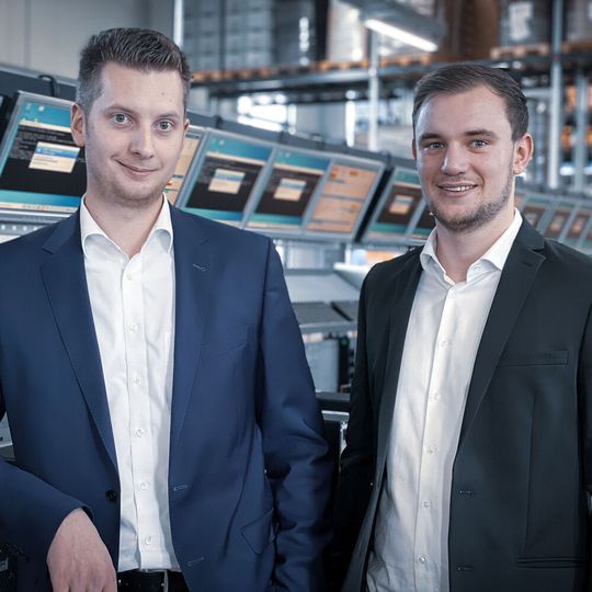 Niklas Maier und Marcel Zitzmann verstärken das Führungsteam des IT-Aufbereiters bb-net. Niklas Maier und Marcel Zitzmann verstärken das Führungsteam des IT-Aufbereiters bb-net.