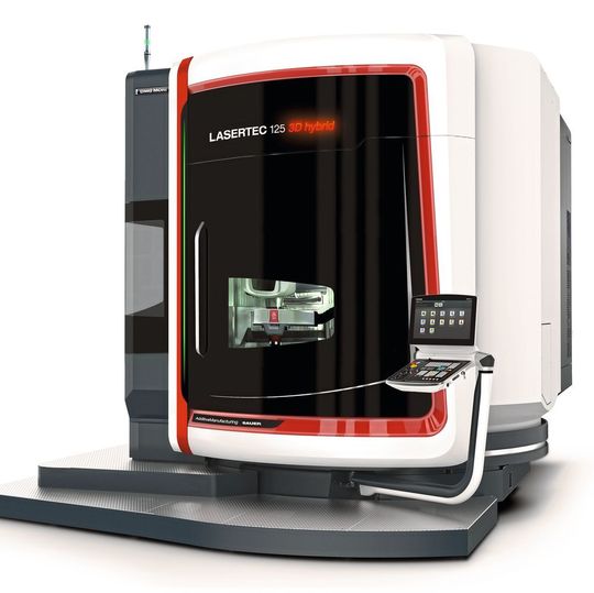 Mit hybrider Technologie wirtschaftlich instandsetzen: In einem grossen Arbeitsraum vereint die Maschine Lasertec 125 3D hybrid das Laserauftragsschweissen und das CNC-Fräsen. Mit hybrider Technologie wirtschaftlich instandsetzen: In einem grossen Arbeitsraum vereint die Maschine Lasertec 125 3D hybrid das Laserauftragsschweissen und das CNC-Fräsen.