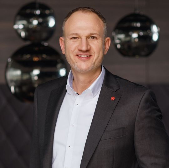 Thorsten Daniels stellt sich einer neuen Herausforderung im Channel. Thorsten Daniels stellt sich einer neuen Herausforderung im Channel.