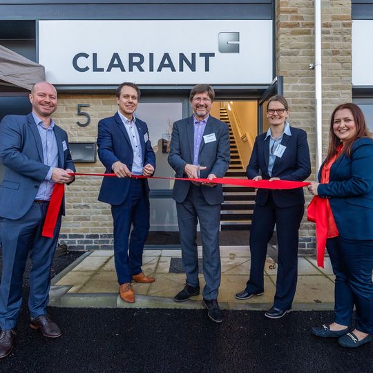 Neue Technologie für ein neues Labor: Clariant Refinery Services hat in Großbritannien ein Labor zur Erdölforschung eröffnet. Neue Technologie für ein neues Labor: Clariant Refinery Services hat in Großbritannien ein Labor zur Erdölforschung eröffnet.