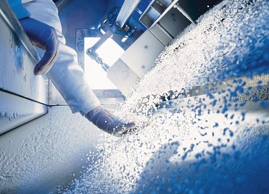 Die BASF hat die Polyamid-Sparte für 1,3 Mrd. Euro von Solvay übernommen. Die BASF hat die Polyamid-Sparte für 1,3 Mrd. Euro von Solvay übernommen.