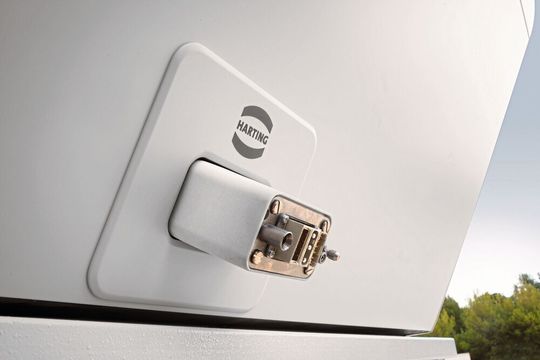 Die Harting-Schnittstelle liefert Power, Data und Signal für das Konzeptfahrzeug Metro Snap von Rinspeed.