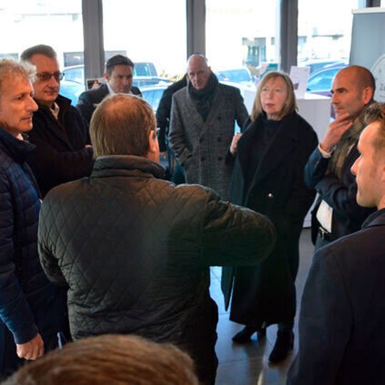 Die Jury des Gebrauchtwagen Awards zu Besuch beim Autohaus Weeber. Die Jury des Gebrauchtwagen Awards zu Besuch beim Autohaus Weeber.