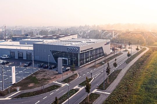 Das neu errichtete Audi-Terminal der Ramsperger-Gruppe in Kirchheim. Das neu errichtete Audi-Terminal der Ramsperger-Gruppe in Kirchheim.