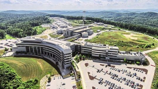 Die Spallations-Neutronenquelle am Oak Ridge National Laboratory im US-Bundesstaat Tennessee liefert Ergebnisse in besonders hoher Auflösung.