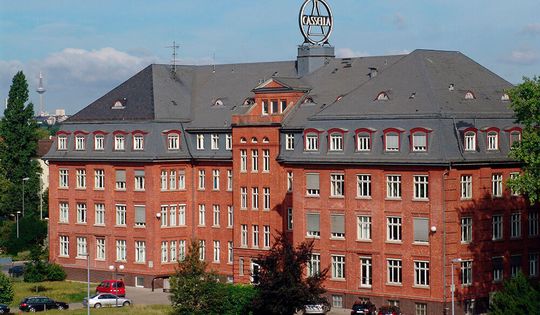 Weylchem hat sich für den Ausbau einer Multipurpose-Anlage auf dem Gelände des Gruppenunternehmens Allessa in Frankfurt Fechenheim entschieden. Weylchem hat sich für den Ausbau einer Multipurpose-Anlage auf dem Gelände des Gruppenunternehmens Allessa in Frankfurt Fechenheim entschieden.