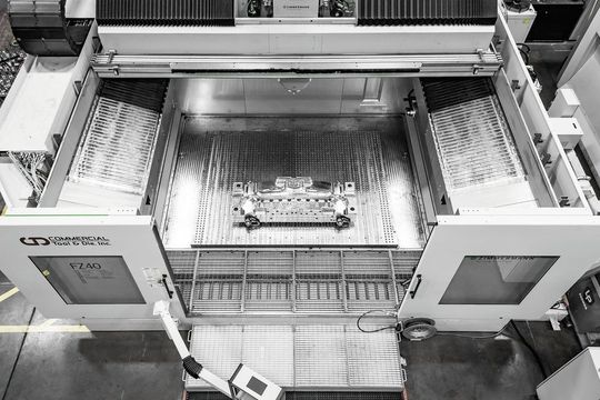 Eine typische Spritzgussform, die bei CTD hergestellt wird. Sie besteht meist aus hochgehärtetem Werkzeugstahl P-20. Eine typische Spritzgussform, die bei CTD hergestellt wird. Sie besteht meist aus hochgehärtetem Werkzeugstahl P-20.