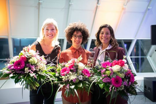 Zur Engineer Powerwoman 2019 wurde Kenza Ait Si Abbou Lyadini, Senior Manager Robotics & Artificial Intelligence (Al) bei der Deutschen Telekom IT GmbH, gekürt. Nominiert waren auch Elena Fersman, Research Director Al bei Ericsson, und Maria Belleth, Business Process Lead - Data Acquisition and Automation bei Baker Hughes. Zur Engineer Powerwoman 2019 wurde Kenza Ait Si Abbou Lyadini, Senior Manager Robotics & Artificial Intelligence (Al) bei der Deutschen Telekom IT GmbH, gekürt. Nominiert waren auch Elena Fersman, Research Director Al bei Ericsson, und Maria Belleth, Business Process Lead - Data Acquisition and Automation bei Baker Hughes.