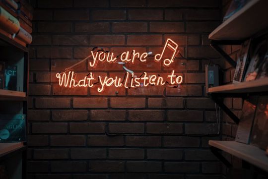 Gute B2B-Podcasts brauchen eine durchdachte Strategie. Gute B2B-Podcasts brauchen eine durchdachte Strategie.