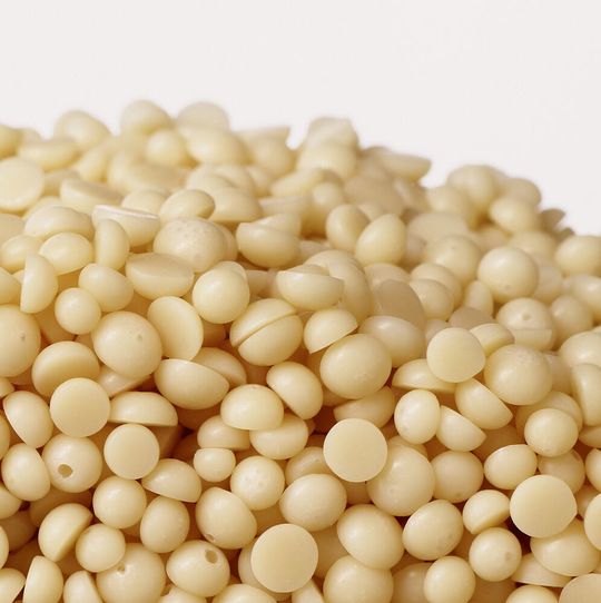 Aktiplast PP-veg ist nach Informationen von Lanxess ein als Granulat angebotener Verarbeitungswirkstoff für Polymermischungen. Es lässt sich beispielsweise für die Herstellung von Reifen sowie technischen Gummiartikel aller Art einsetzen. Das neue Produkt, das zu rund 90 % auf nachwachsenden Rohstoffen basiere, reduziere nicht zuletzt auch den CO2-Fußabdruck erheblich. Aktiplast PP-veg ist nach Informationen von Lanxess ein als Granulat angebotener Verarbeitungswirkstoff für Polymermischungen. Es lässt sich beispielsweise für die Herstellung von Reifen sowie technischen Gummiartikel aller Art einsetzen. Das neue Produkt, das zu rund 90 % auf nachwachsenden Rohstoffen basiere, reduziere nicht zuletzt auch den CO2-Fußabdruck erheblich.