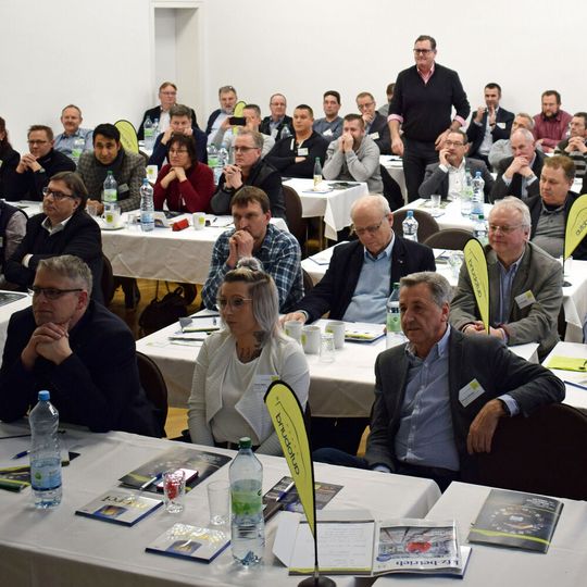 Rund 100 Teilnehmer kamen Ende Januar zur Autobund-Jahrestagung nach Weischlitz. Rund 100 Teilnehmer kamen Ende Januar zur Autobund-Jahrestagung nach Weischlitz.