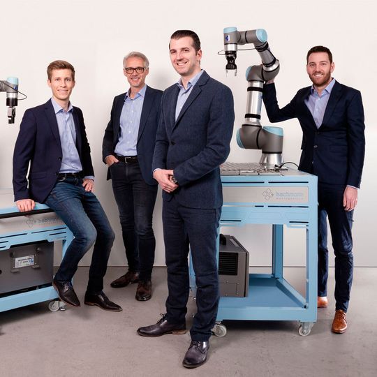 Marc Strub wird von einem verstärkten Geschäftsleitungsteam mit Michael Wernli (Engineering und Entwicklung), David Lang (Projekte und Service, Support) und Micha Wilhelm (Qualitätsmanagement, Betrieb und Beschaffung, Logistik) unterstützt. Marc Strub wird von einem verstärkten Geschäftsleitungsteam mit Michael Wernli (Engineering und Entwicklung), David Lang (Projekte und Service, Support) und Micha Wilhelm (Qualitätsmanagement, Betrieb und Beschaffung, Logistik) unterstützt.