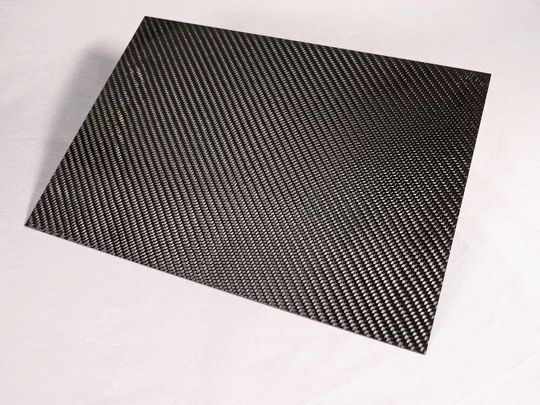 Sogenannte latente Epoxidharze sind 1-komponentige Matrixsysteme, die einsatzfertig für die Herstellung von faserverstärkten Kunststoffteilen (Composites) vorliegen, erklären Forscher des DTIF (Deutsche Institute für Textil- und Faserforschung). Sie sollen einige Nachteile der etablierten Epoxide aus er Welt schaffen. Hier ein Probekörper. Sogenannte latente Epoxidharze sind 1-komponentige Matrixsysteme, die einsatzfertig für die Herstellung von faserverstärkten Kunststoffteilen (Composites) vorliegen, erklären Forscher des DTIF (Deutsche Institute für Textil- und Faserforschung). Sie sollen einige Nachteile der etablierten Epoxide aus er Welt schaffen. Hier ein Probekörper.
