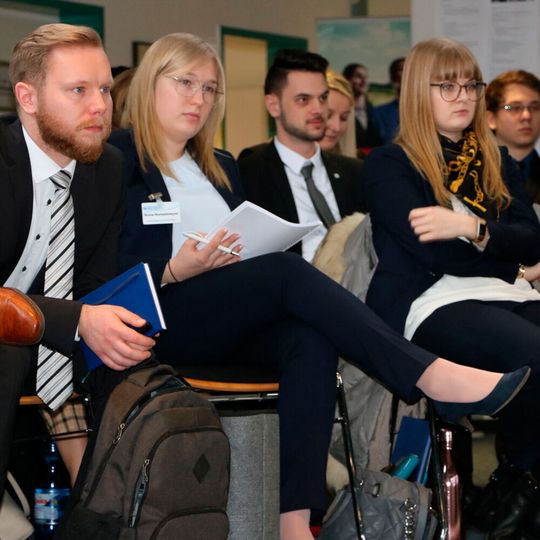 An vier „Career Days“ Ende Januar finden an der BFC regelmäßig Studenten und potenzielle künftige Arbeitgeber aus der Branche zusammen. An vier „Career Days“ Ende Januar finden an der BFC regelmäßig Studenten und potenzielle künftige Arbeitgeber aus der Branche zusammen.