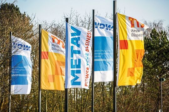 Mit wehenden Fahnen in den rheinischen Industriemesse-Frühlung, rauscht die 21. Metav in Düsseldorf zum 40. Jahr ihres Bestehens. Einlass ist ab dem 10. März bis zum 13. März ab 9:00 Uhr bis 17:00 Uhr. Diesmal wird es noch besser, denn es gibt auch eine echte „Zeitreise“ am letzten Metav-Abend. Mit wehenden Fahnen in den rheinischen Industriemesse-Frühlung, rauscht die 21. Metav in Düsseldorf zum 40. Jahr ihres Bestehens. Einlass ist ab dem 10. März bis zum 13. März ab 9:00 Uhr bis 17:00 Uhr. Diesmal wird es noch besser, denn es gibt auch eine echte „Zeitreise“ am letzten Metav-Abend.