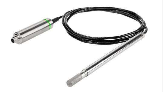 Vaisala hat smarte Taupunkt- und Ölfeuchtemesssonden entwickelt. Dazu zählt auch die Drycap Taupunkt- und Temperatursonde DMP5. Vaisala hat smarte Taupunkt- und Ölfeuchtemesssonden entwickelt. Dazu zählt auch die Drycap Taupunkt- und Temperatursonde DMP5.