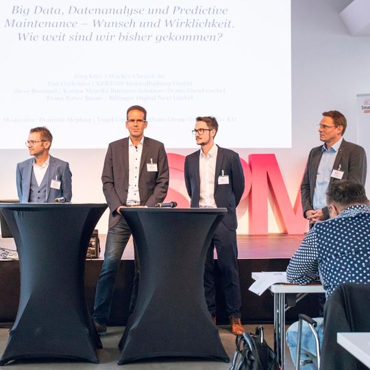 Diskussionsrunde auf dem Smart Process Manufacturing Kongress Diskussionsrunde auf dem Smart Process Manufacturing Kongress