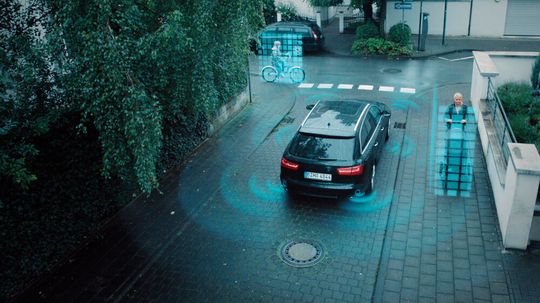 Die Umgegung 360° im Blick: Die Radarsensoren mit 77 GHz von Hella kommen auf den Markt. Die Umgegung 360° im Blick: Die Radarsensoren mit 77 GHz von Hella kommen auf den Markt.