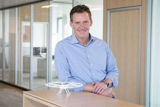 Jochen Thewes, CEO von Schenker, glaubt an das Transportkonzept von Volocopter. Jochen Thewes, CEO von Schenker, glaubt an das Transportkonzept von Volocopter.
