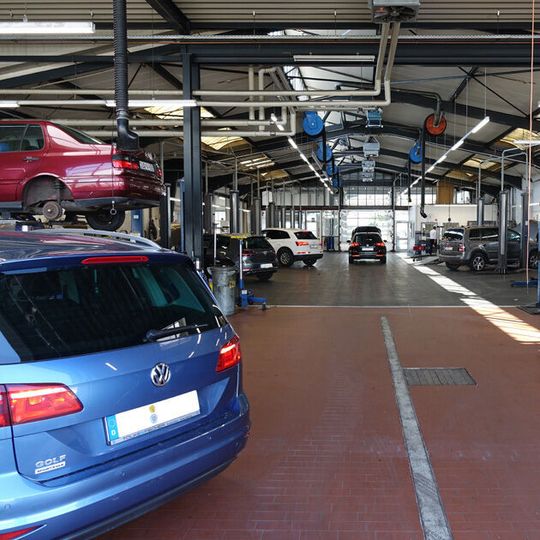 Rund 24 Milliarden Euro gaben die deutschen Autofahrer im vergangen Jahr für Wartungs- und Reparaturarbeiten aus. Rund 24 Milliarden Euro gaben die deutschen Autofahrer im vergangen Jahr für Wartungs- und Reparaturarbeiten aus.