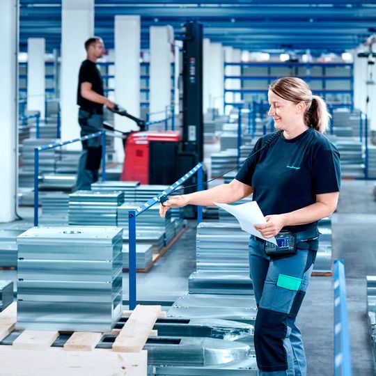 All standard plates and standard bars are available from stock at Meusburger. All standard plates and standard bars are available from stock at Meusburger.